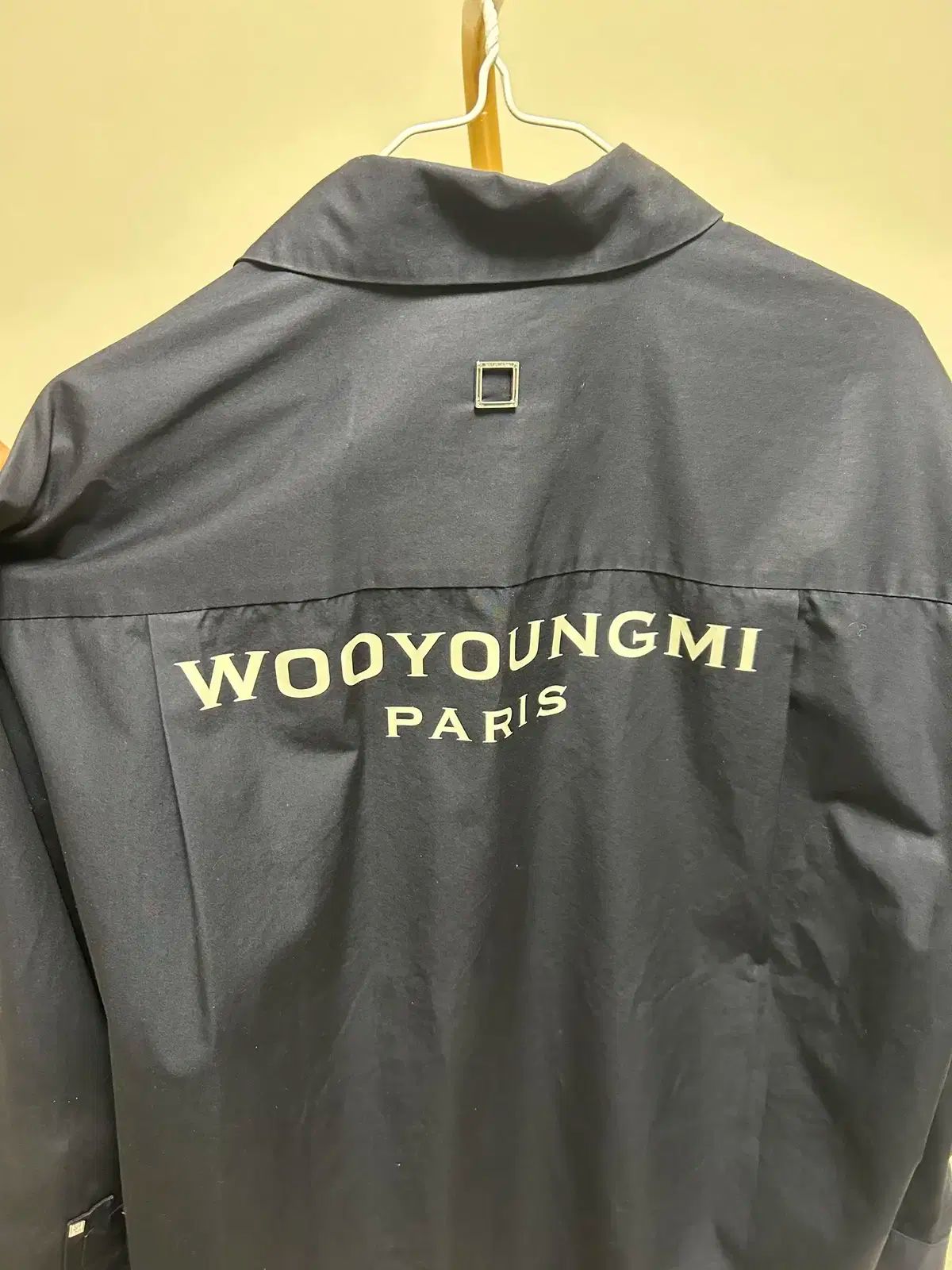 46 WOOYOUNGMI(ウーヨンミ) エンボス加工 バックロゴ デニム
