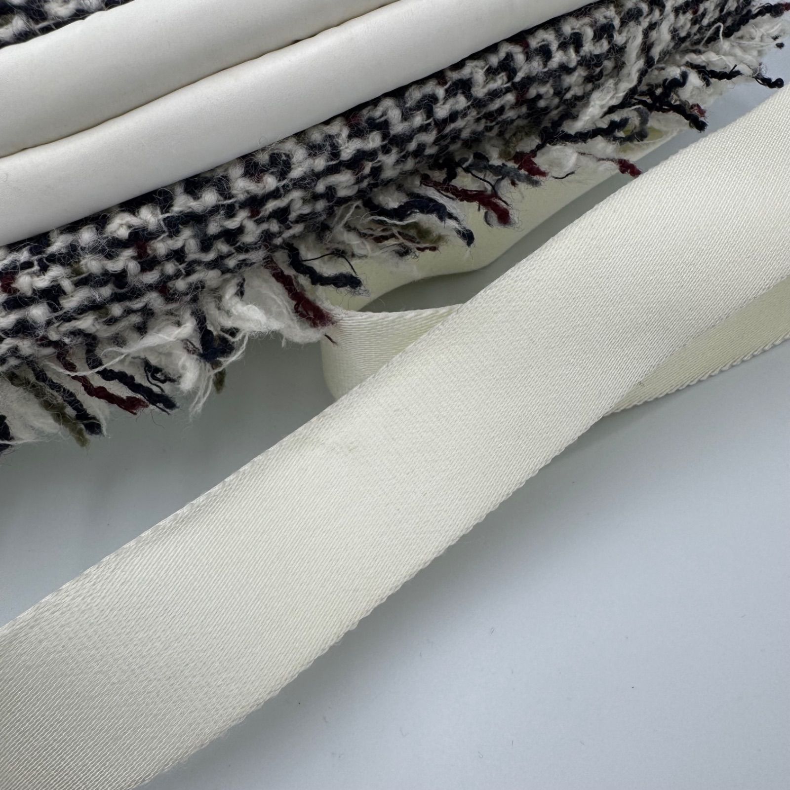 CHANEL ウエストバッグ ココネージュ ヴィンテージ加工 ツイード ホワイト