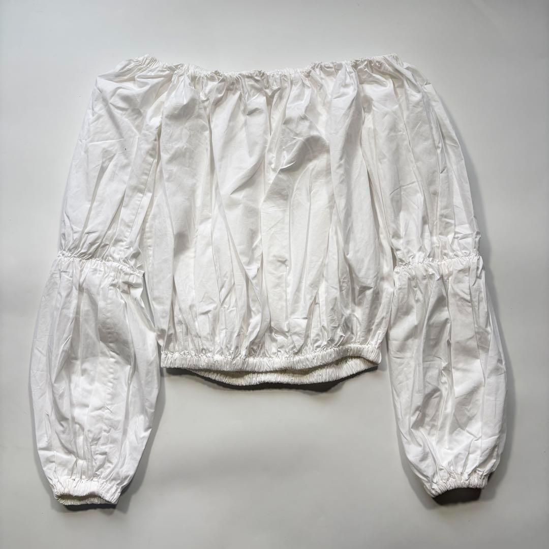 【新色追加】 Cygne シーニュ オフショルダー ギャザー シャツ ブラウス ホワイト 上品 大人 きれい目 モード 【本物保障】