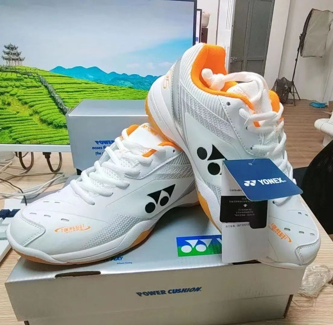 新品 YONEX ヨネックス パワークッション65Z SHB65Z3W 4E設計 