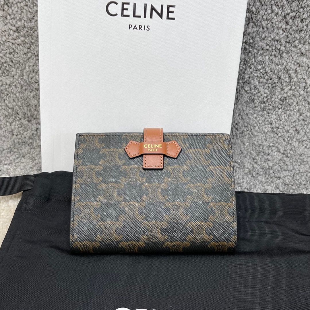 新品未使用 セリーヌ celine ミディアム タン ストラップウォレット トリオンフキャンバス ラムスキン 財布 レディース 送料無料 大人気 女性  新品 - メルカリ