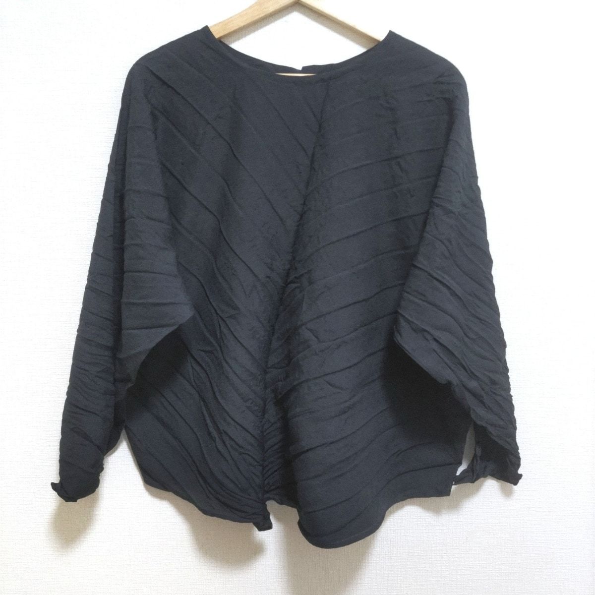 ISSEYMIYAKE イッセイミヤケ 長袖カットソー サイズ2 M レディース - ダークネイビー クルーネック|変形デザイン