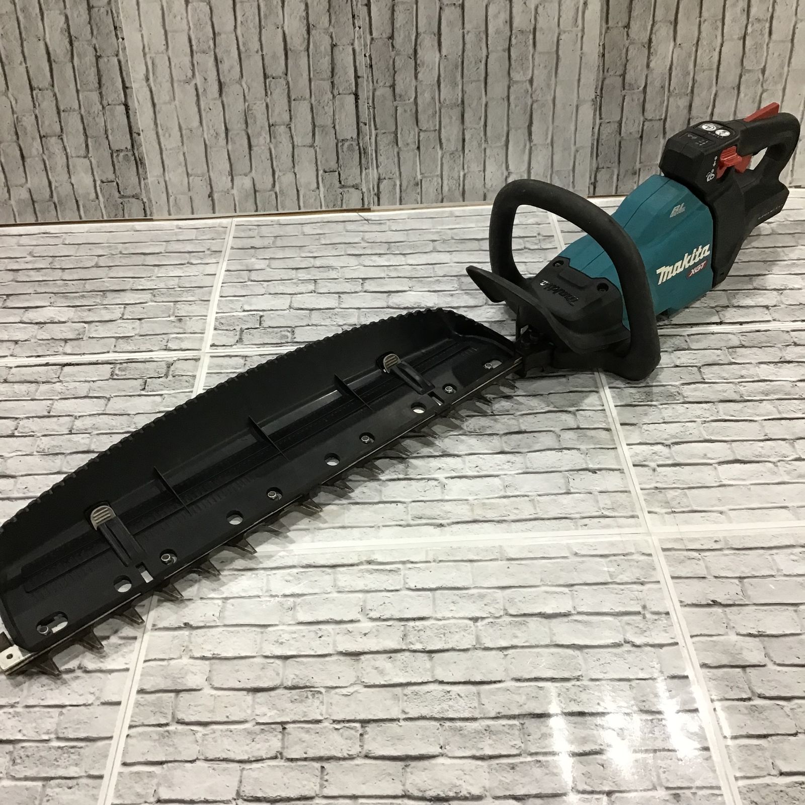 〇マキタ(Makita) ５００ミリ充電式ヘッジトリマ 40Vmax バッテリ・充電器別売 MUH002GZ【川口店】