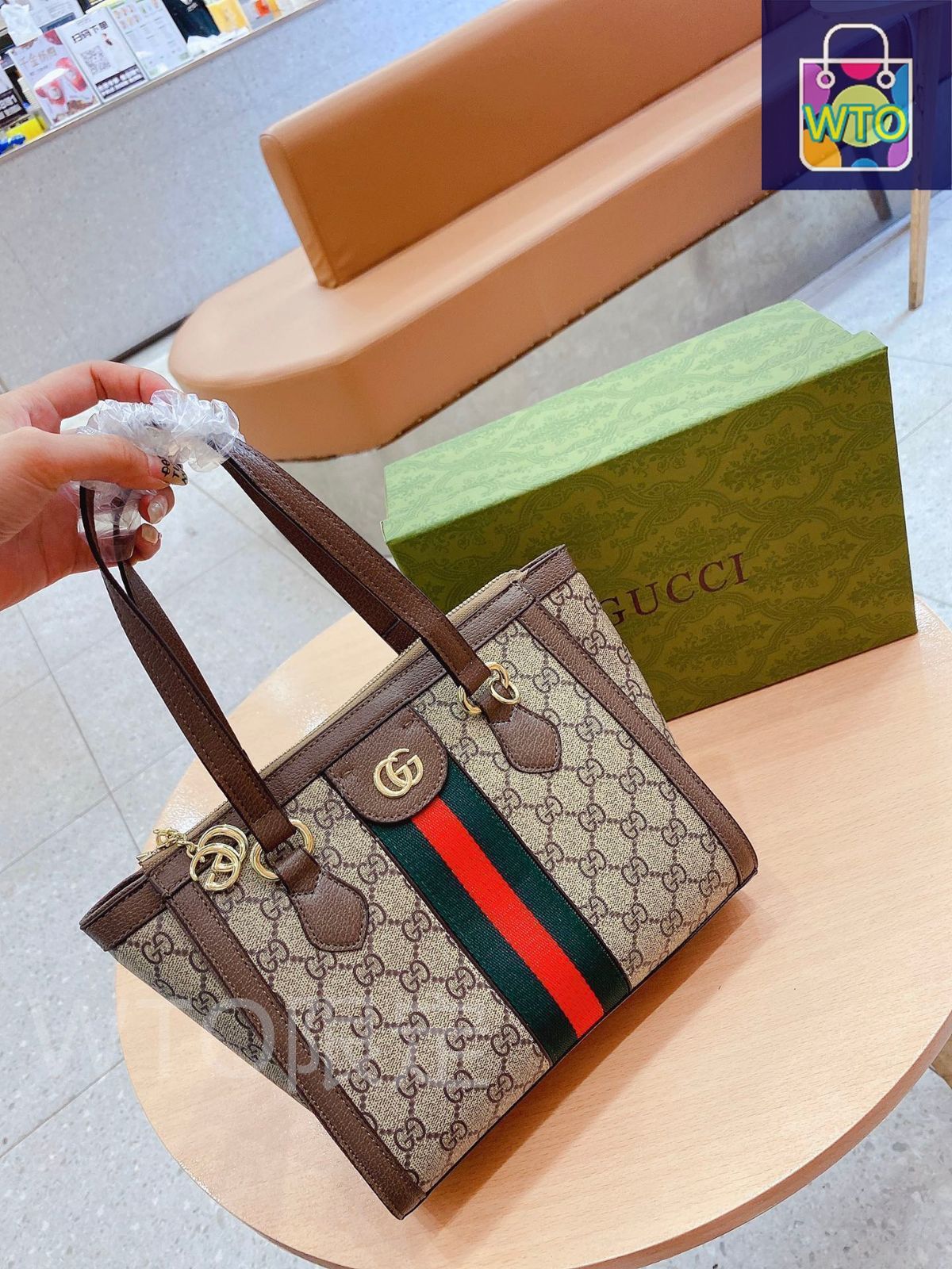 超希少　グッチ　スネークデザイン　ハンドバッグ 今日WTO】Gucci グッチ ディアナシリーズ クラシックで個性的な