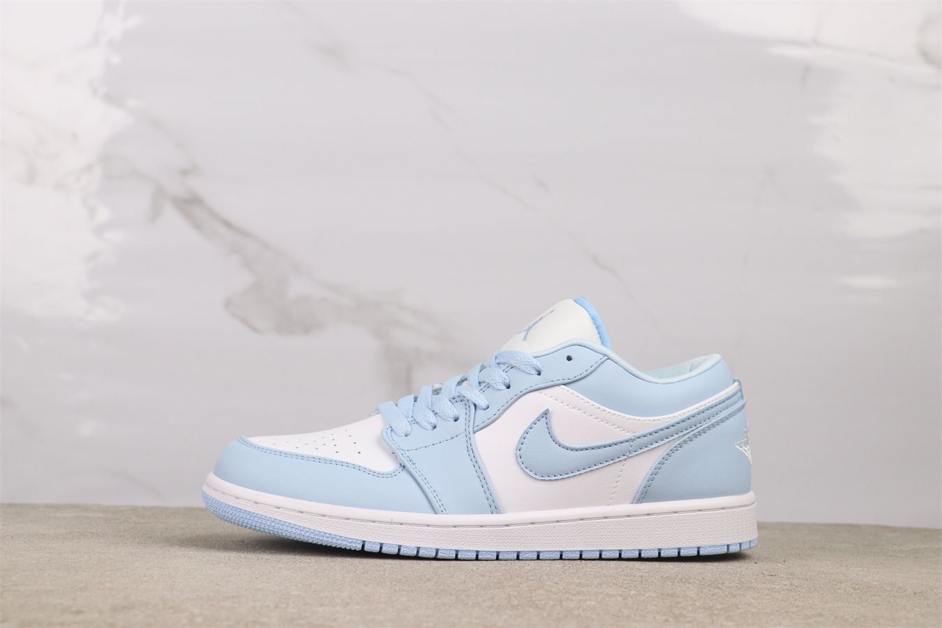 今日 Air Jordan | エア ジョーダン ライトブルー AJ1 DC0774-141
