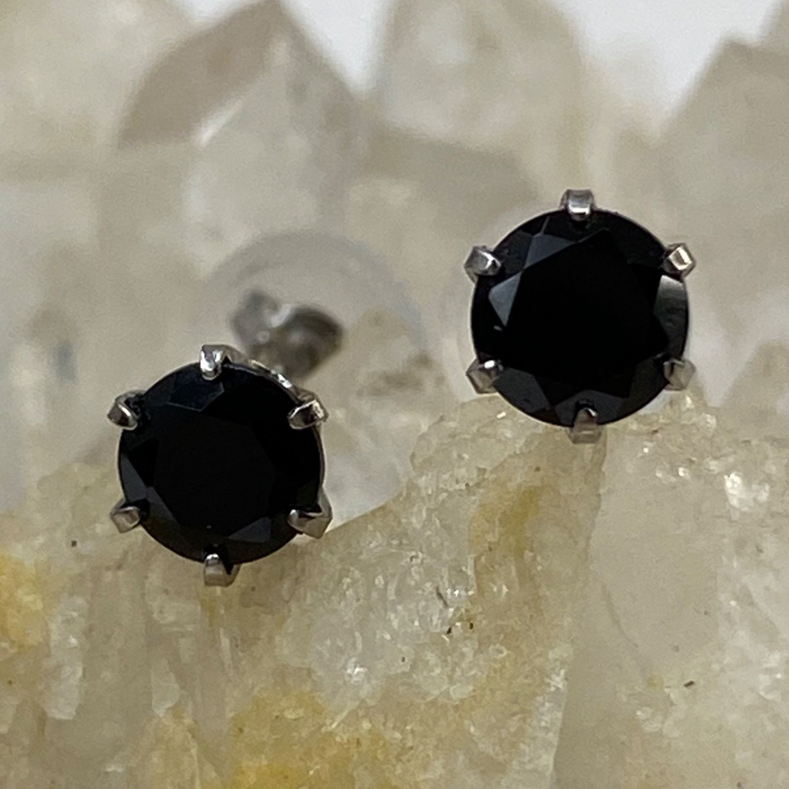 pt900 天然ブラックダイヤモンド0.64ct  プラチナピアス