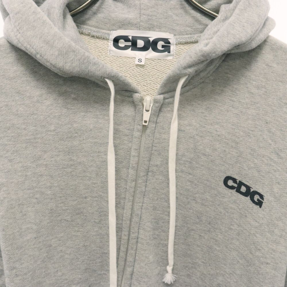 CDG COMME des GARCONS シーディージー コムデギャルソン 20AW ロゴ プリント 捻じれ 変形 ジップアップ スウェット パーカー レディース グレー SZ-T043 CDG COMME des GARCONS (シーディージー コムデギャルソン) 20AW