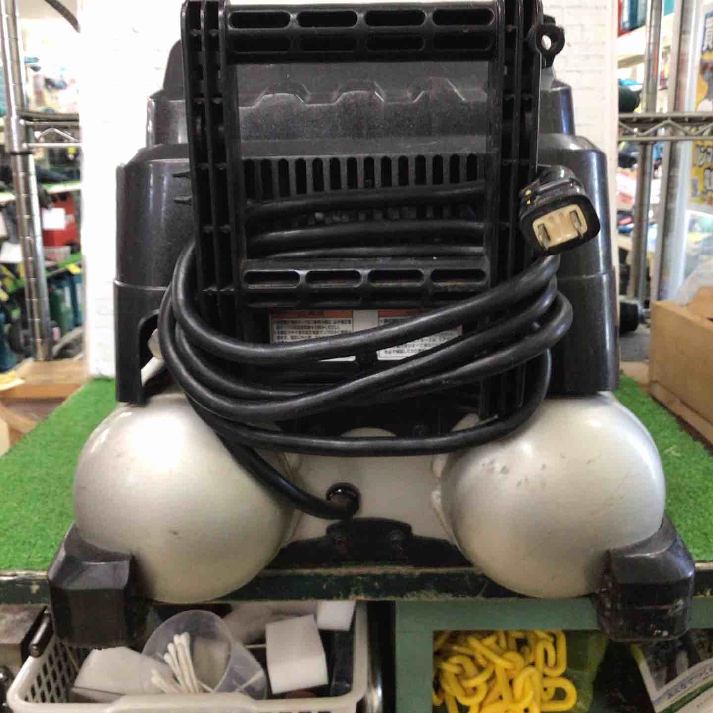 ★マキタ(makita) エアコンプレッサー AC461XLB【町田店】 ☆マキタ(makita) エアコンプレッサー AC461XLB【町田店】の通販