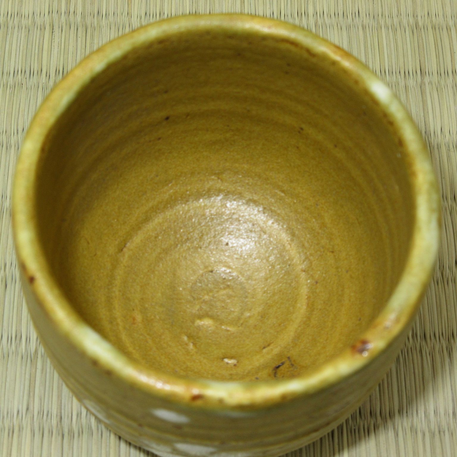 古瀬戸 美濃焼 黄瀬戸 瀬戸焼 盃 ぐい呑み 猪口　古陶 黄瀬戸ぐい呑み 猪口 美濃焼 瀬戸焼 - メルカリ