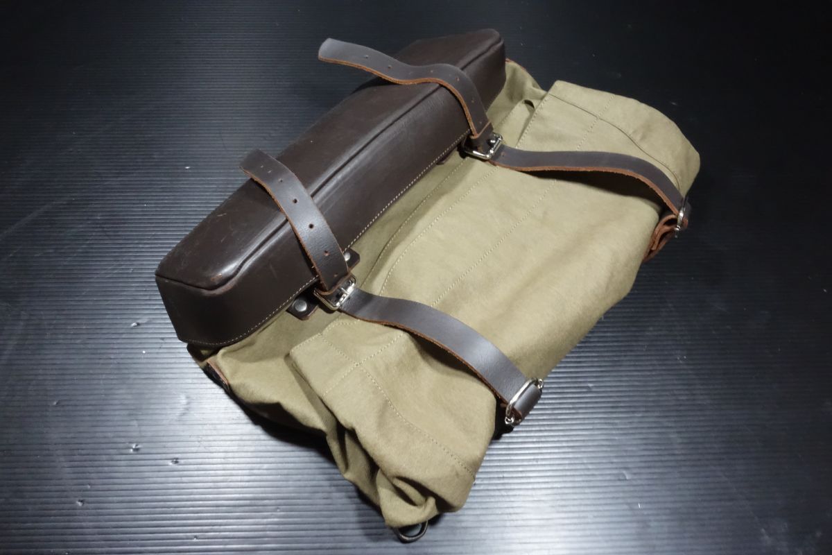 1 サドルバッグ La Poderosa Goods Bariloche 25L ベージュ 縦40～50cm×横38cm×厚15cm R20250901 LAWEED_CL