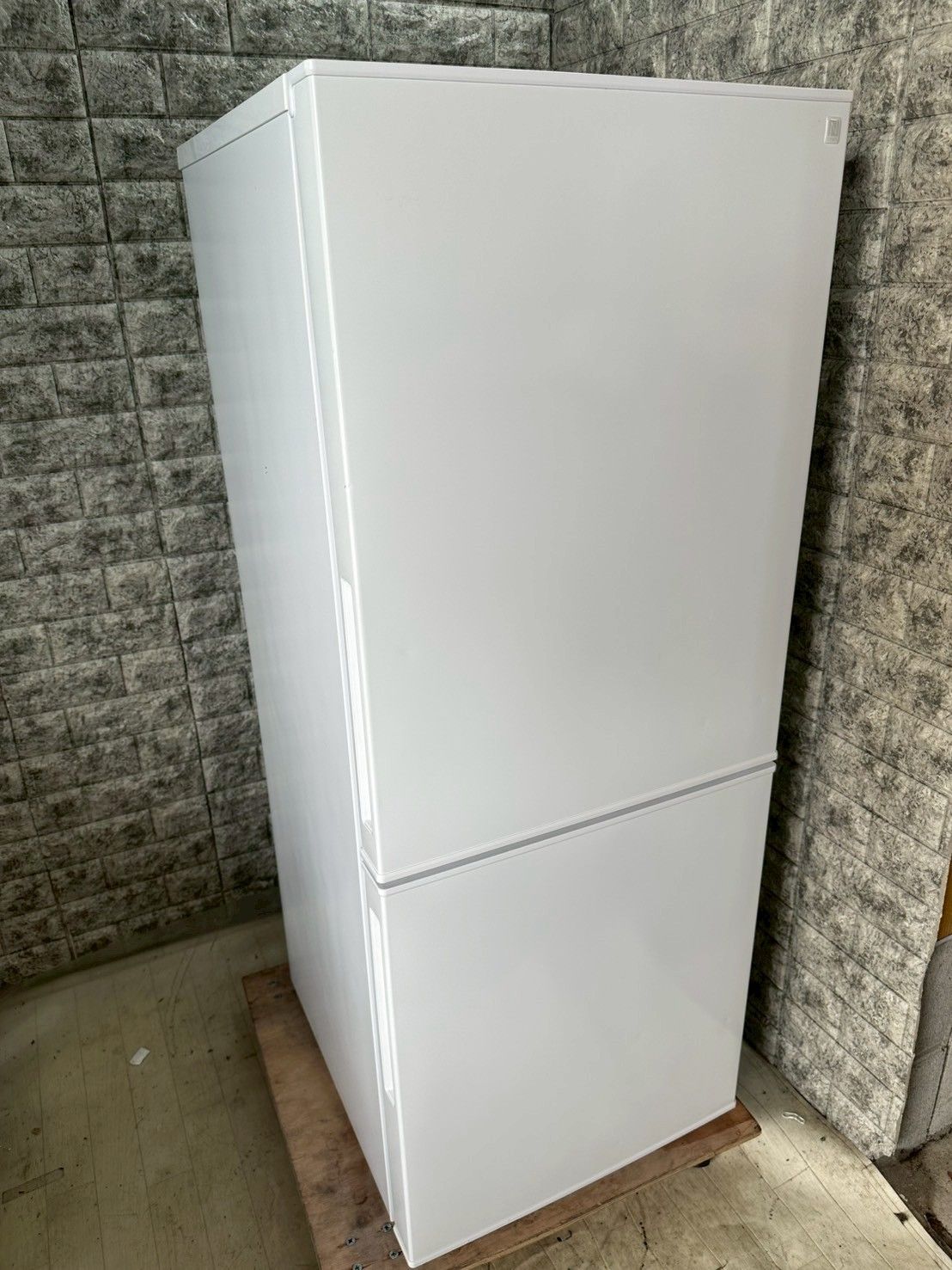 大阪送料無料★3か月保障付★冷蔵庫★2023年★NTR-140WH★IR-831 高年式】大阪送料無料☆3か月保障付き☆冷蔵庫☆ニトリ☆2ドア☆2023年