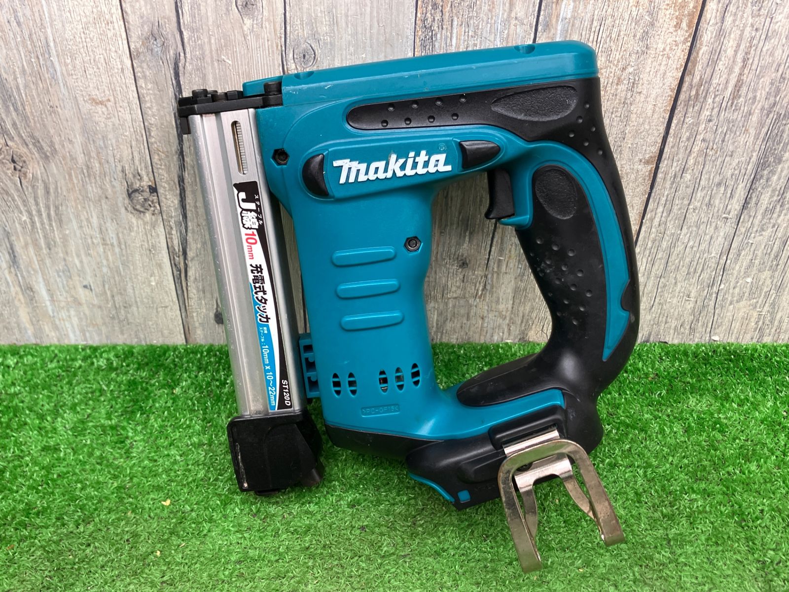 送料無料！【中古品】◇マキタmakita 14.4v充電式 コードレスタッカST120DZK 本体のみ/ケース付◇アクトツール富山店◇II