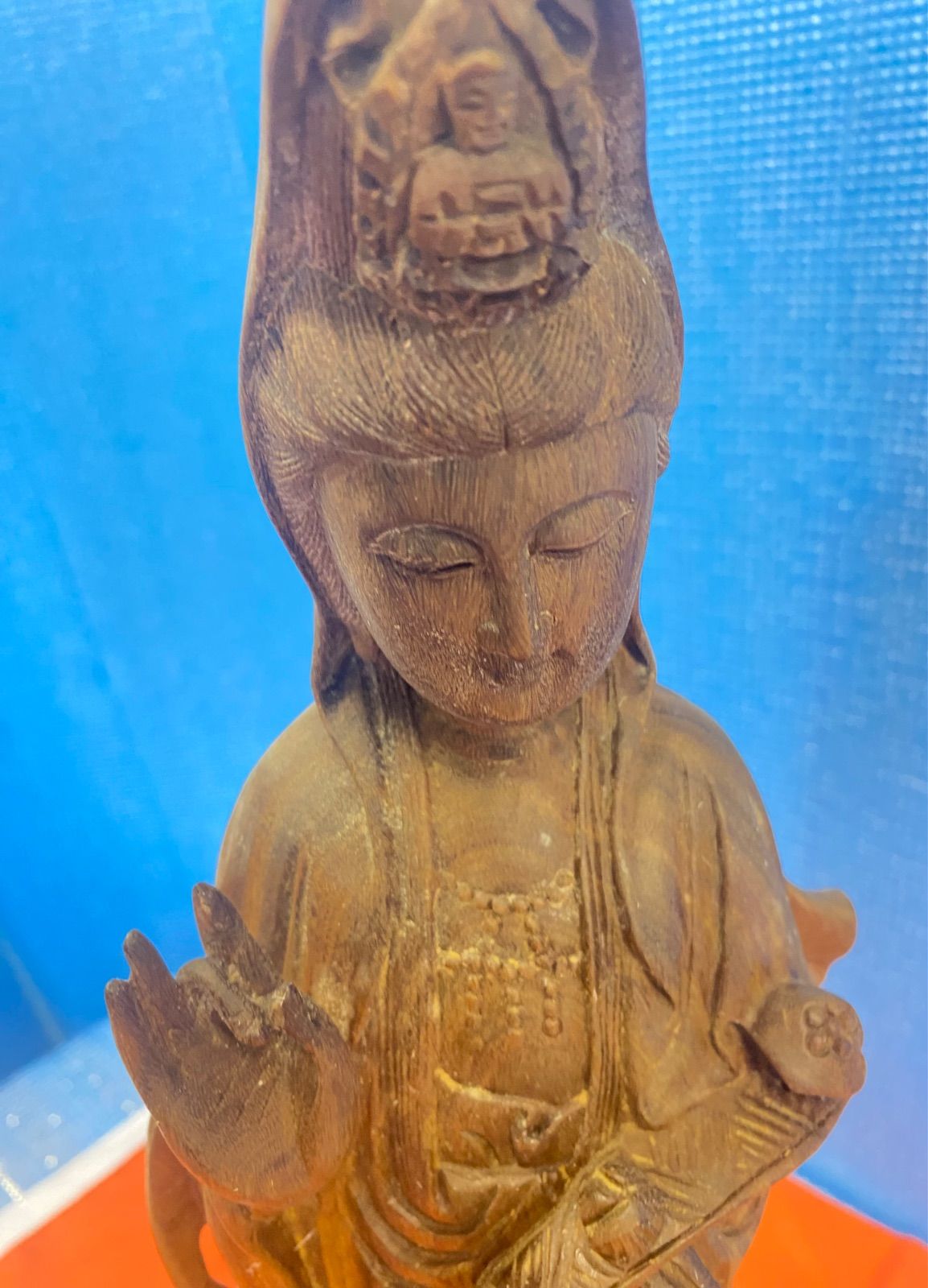 精巧な彫刻如意持て観音様 宝石の木（緑檀）彫刻 一刀彫り 仏像