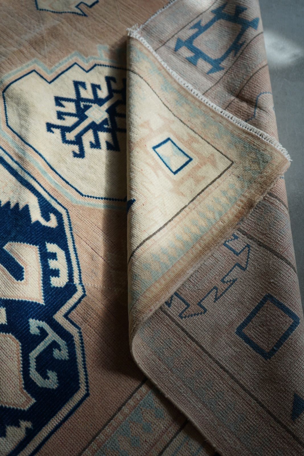 ヴィンテージラグ トルコ アナトリア ベージュ 1970年代 210 × 150 cm No.TR25156 MARWIL-DEMENAGEMENTS_CH