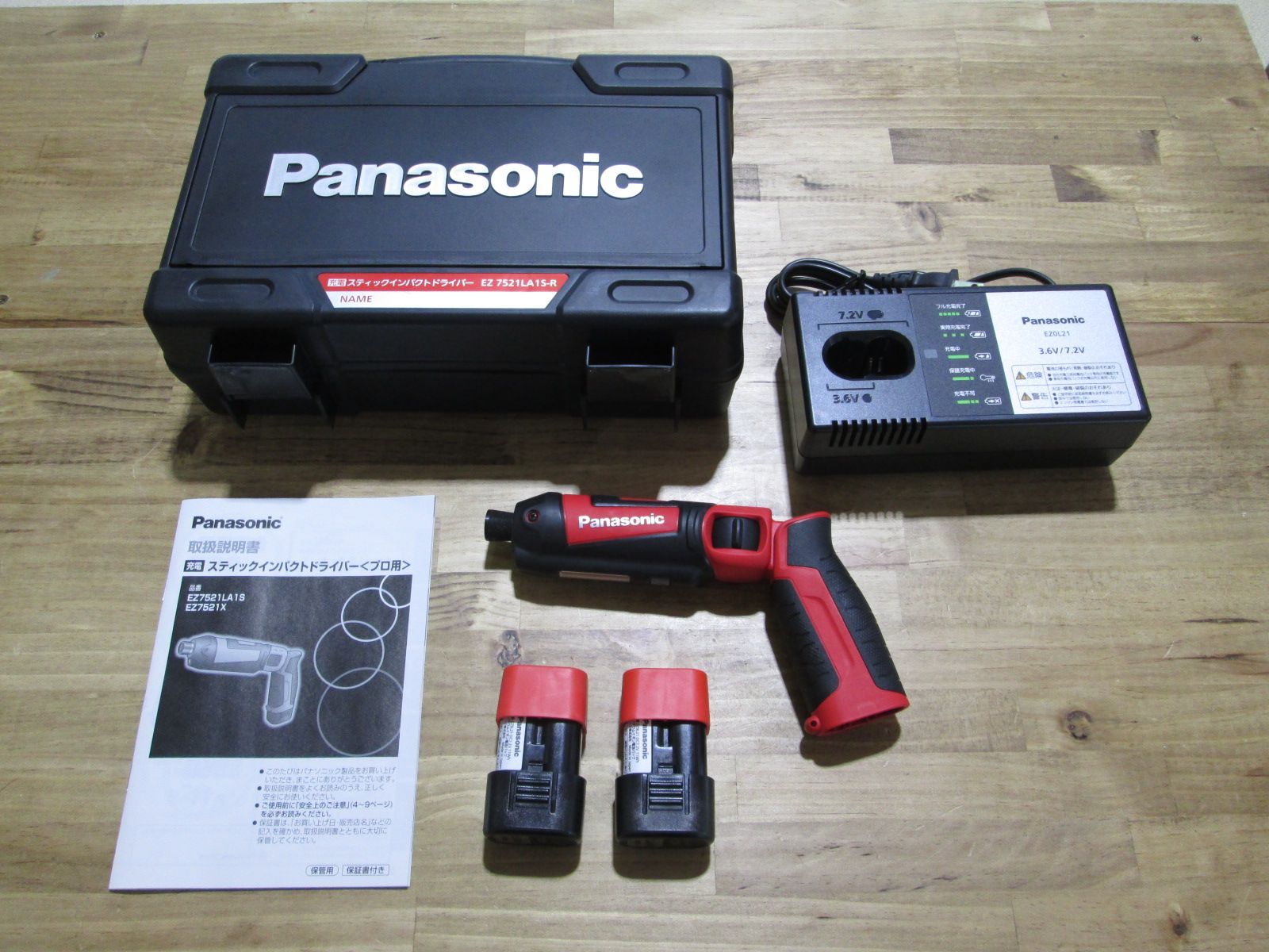 104 Panasonic 充電 スティックインパクトドライバー EZ7521LA1S -R 未