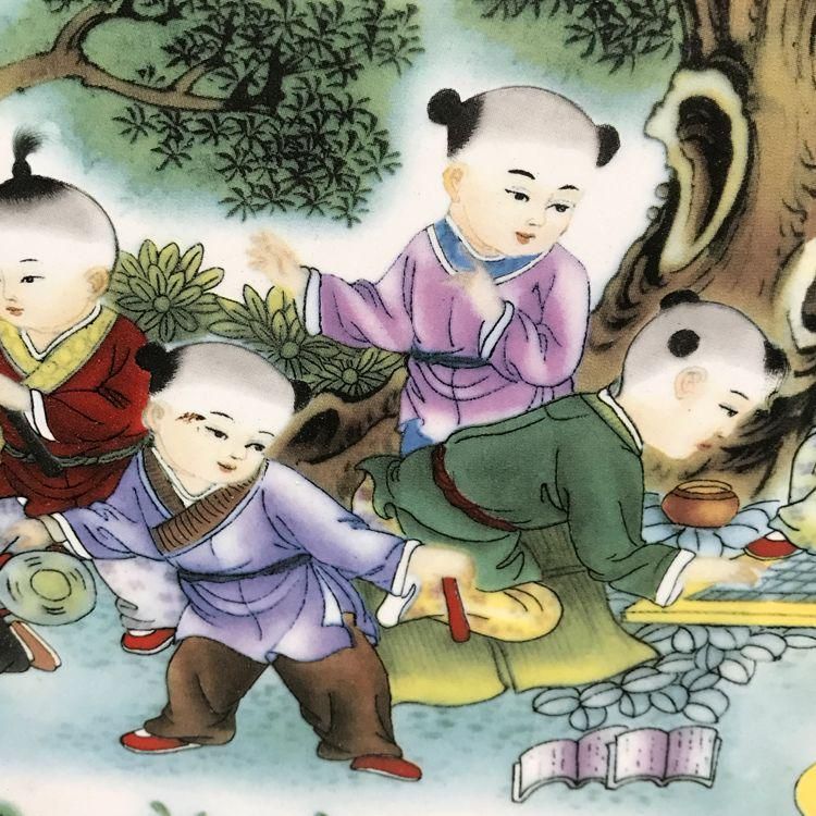 景徳鎮の陶磁板絵  童子が戯れます  工芸品 美術品 置物 景徳鎮 陶磁板絵 童子遊び戯れる 装飾品 工芸品 美術品 置物