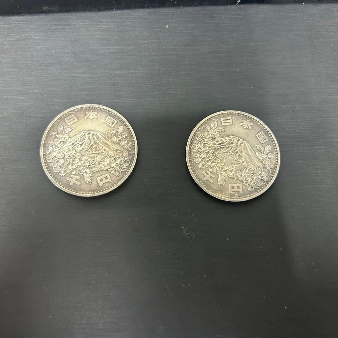 東京オリンピック記念硬貨　プルーフ硬貨　1000円硬貨2枚　100円硬貨8枚 東京2020オリンピック競技大会記念千円銀貨幣プルーフ貨幣セット