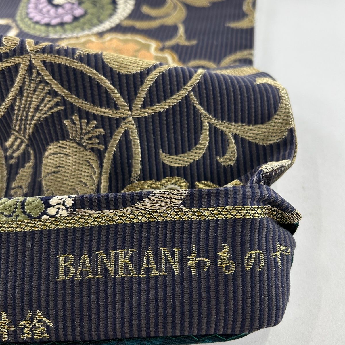 袋帯 美品 名品 二条城二の丸御殿天井絵 雪輪 刺繍 金糸 濃紫 六通 