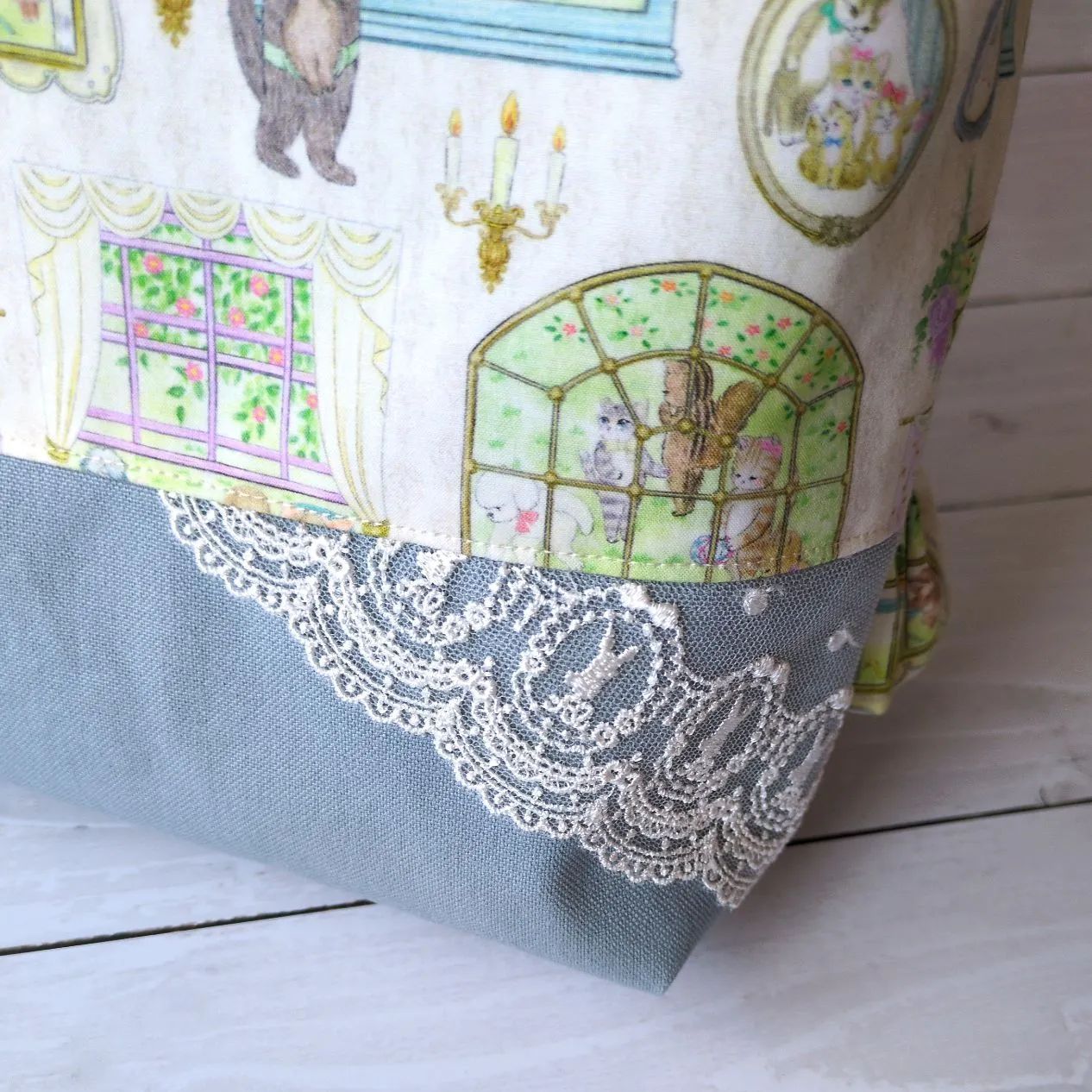 ユキエモン☆フリル付きお散歩トートバッグ（大きめ・ムービースタジオ  