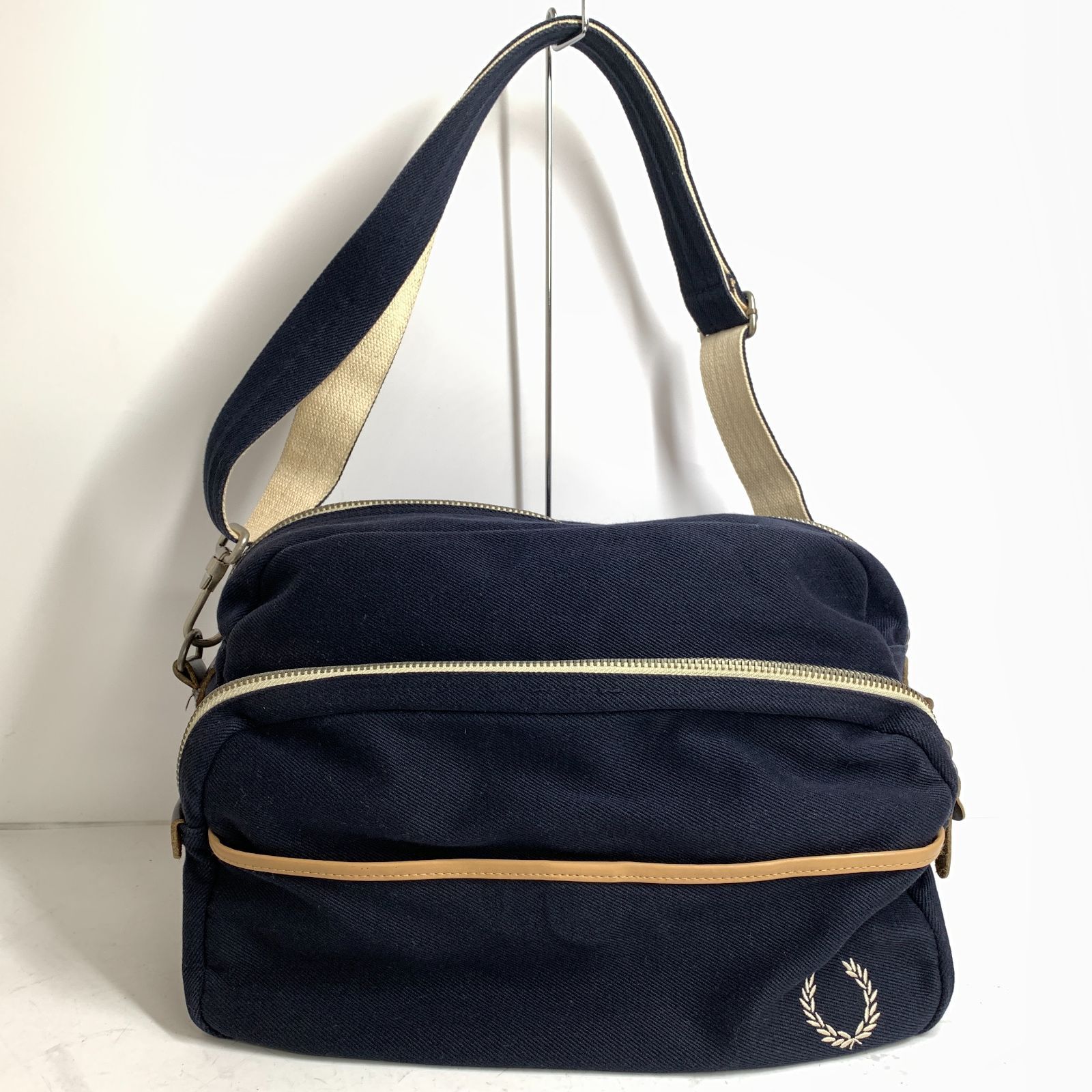 f001 C5 美品 FRED PERRY フレッドペリー メッセンジャーバッグ 