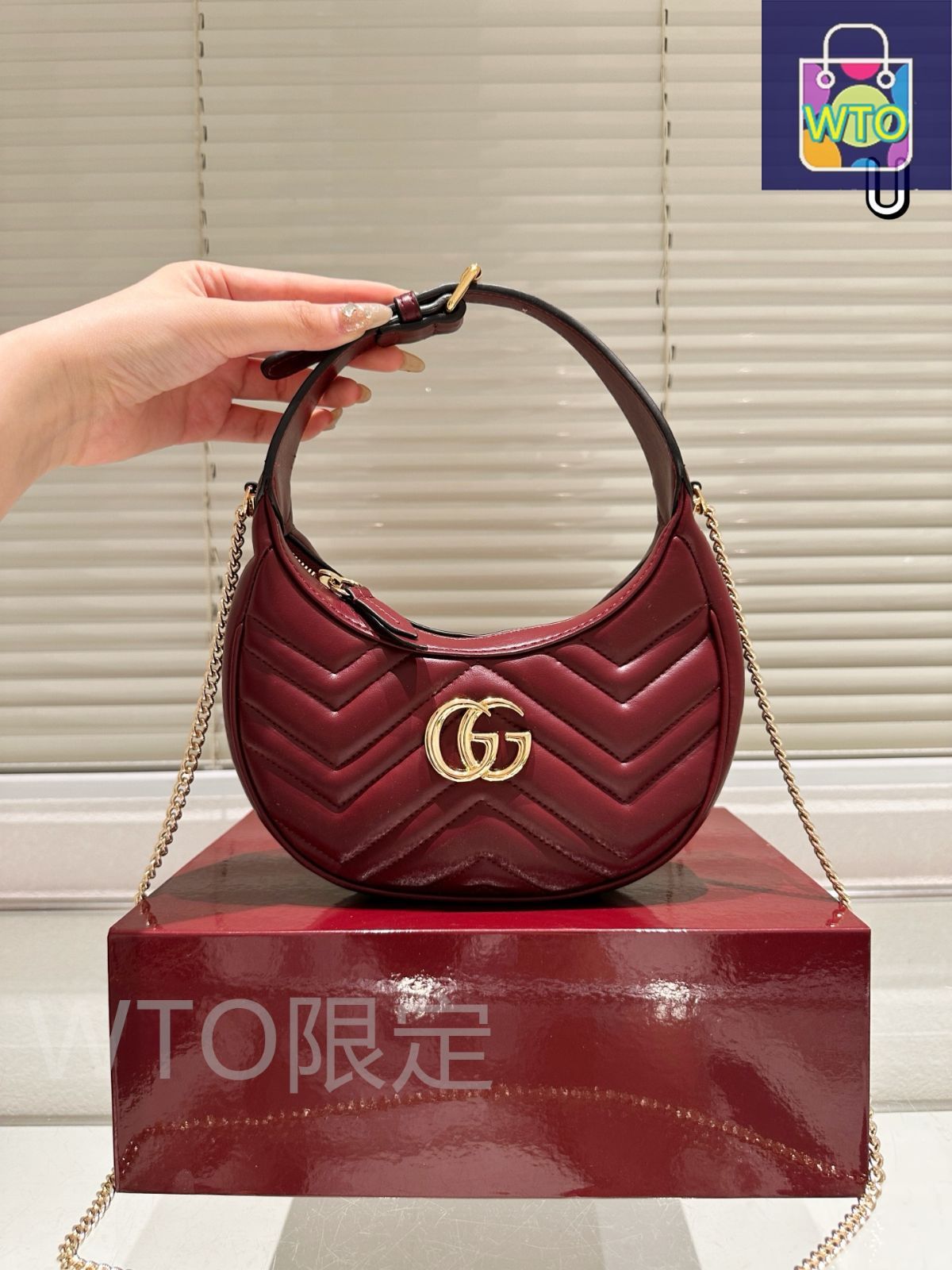 希少　GUCCI Gマーモントラインストーン　ブローチ 専用ボックス付き 希少 GUCCI Gマーモントラインストーン ブローチ 専用ボックス付き
