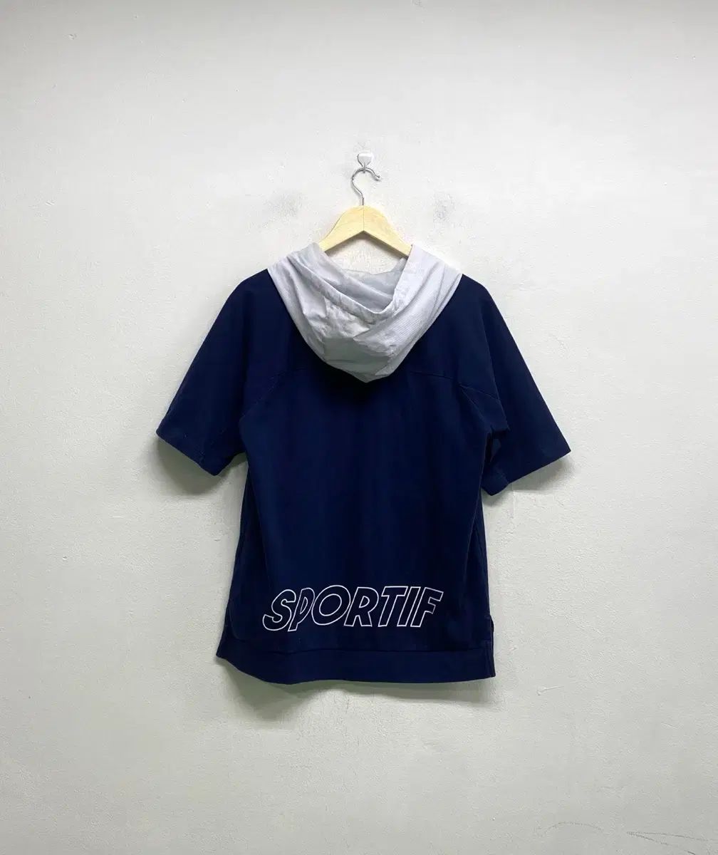 バーバリーブルーレーベル　ノバチェックパーカー　ホースロゴ　ブラック　サイズM バーバリーノバチェックパーカー バーバリーブルーレーベル ノバ