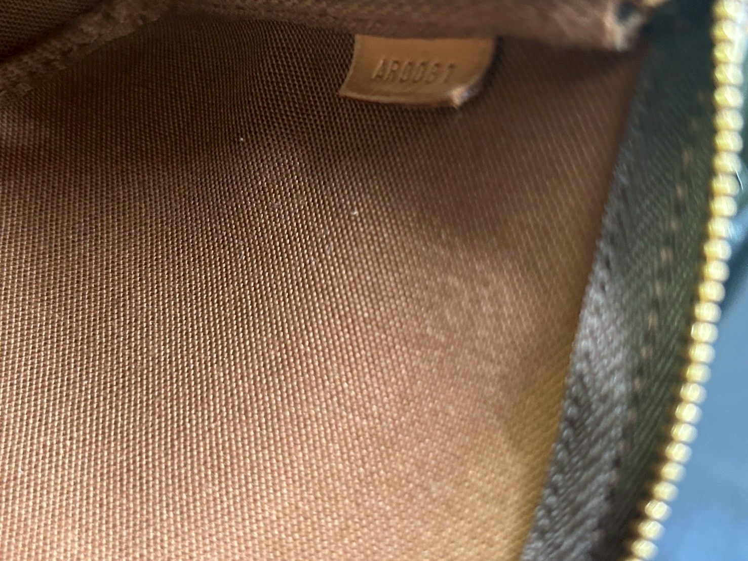 Louis Vuittonアクセソワ―ルアルジャンレディースポーチ