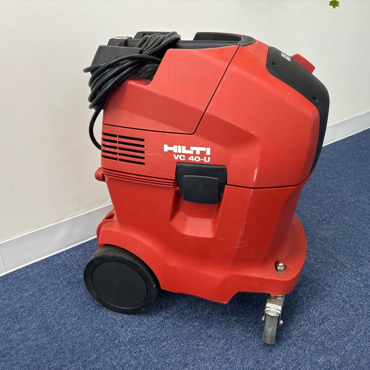 ヒルティ　HILTI VC 20-U バキュームクリーナー　集塵機　ホース未使用 HILTI/ヒルティ 乾湿兼用バキュームクリーナー 本体＋ホース 集