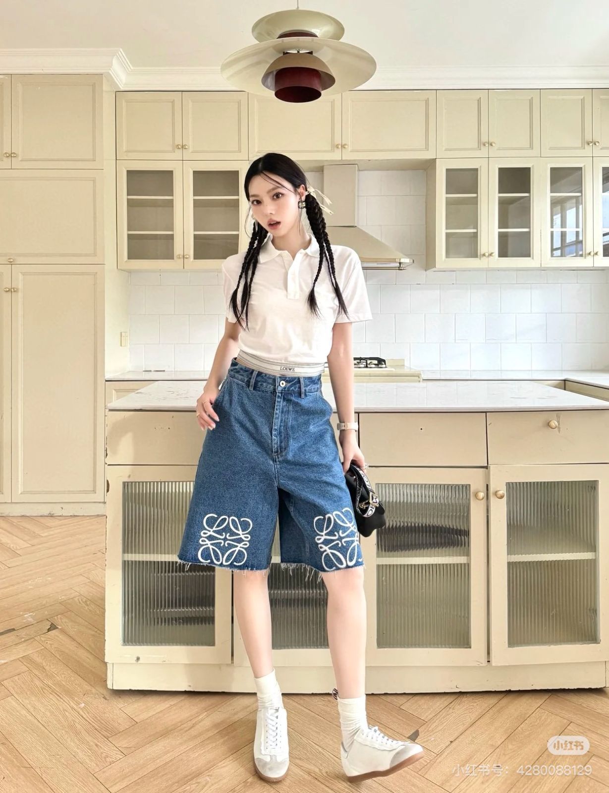 LOEWE デニム パンツ2025