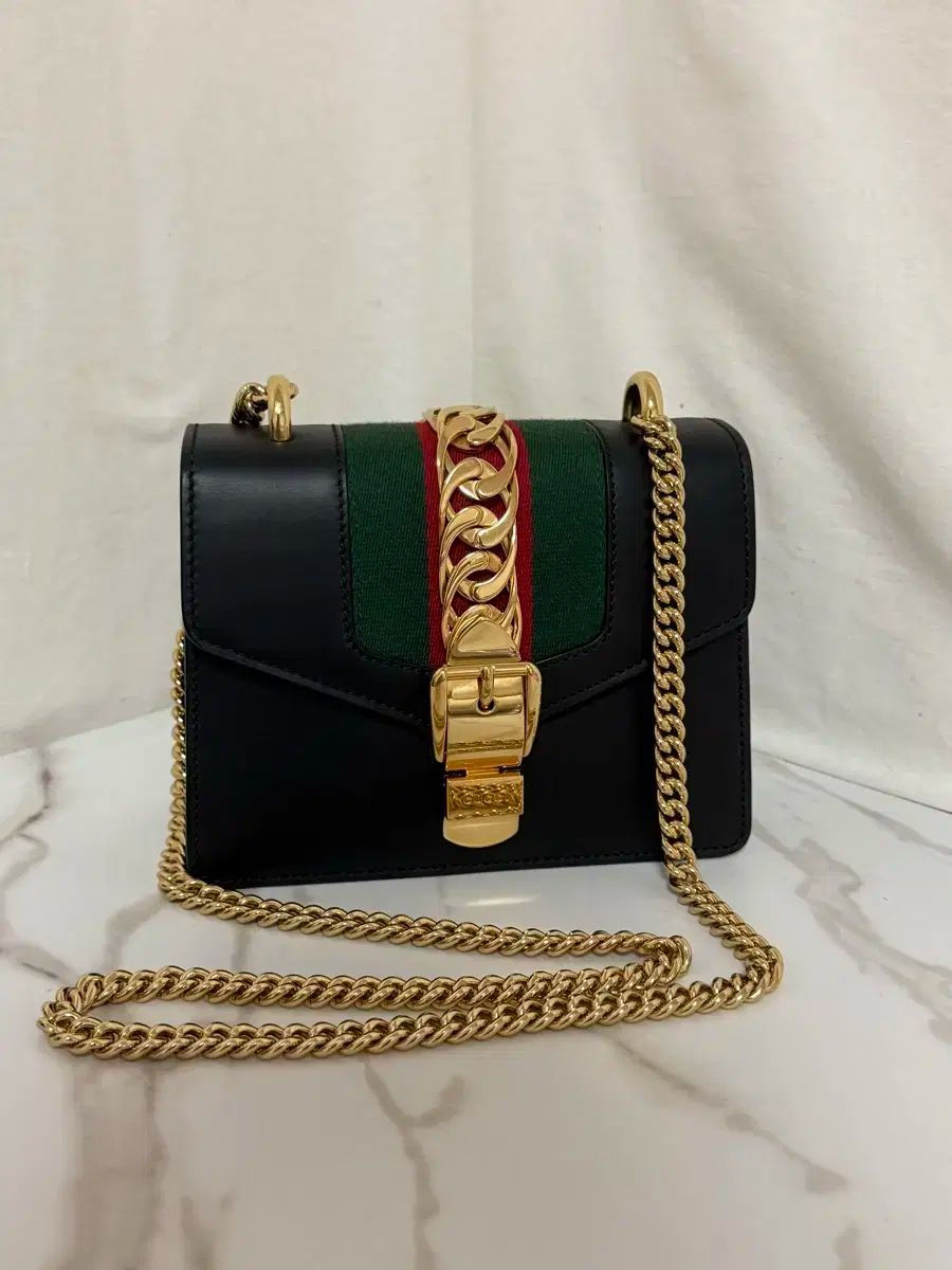 グッチ シルヴィバッグ ミニ ゴールド チェーンバッグ クロスバッグ