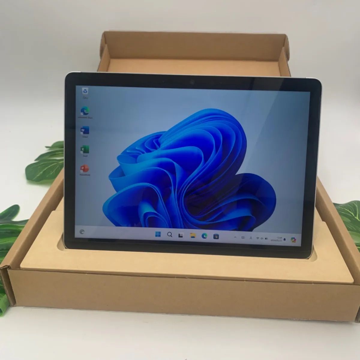 Surface Go 2 LTE 対応 CUPCore m3-8100y / 1.1GHz - メルカリ