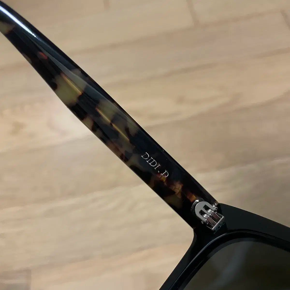 D ディーディー