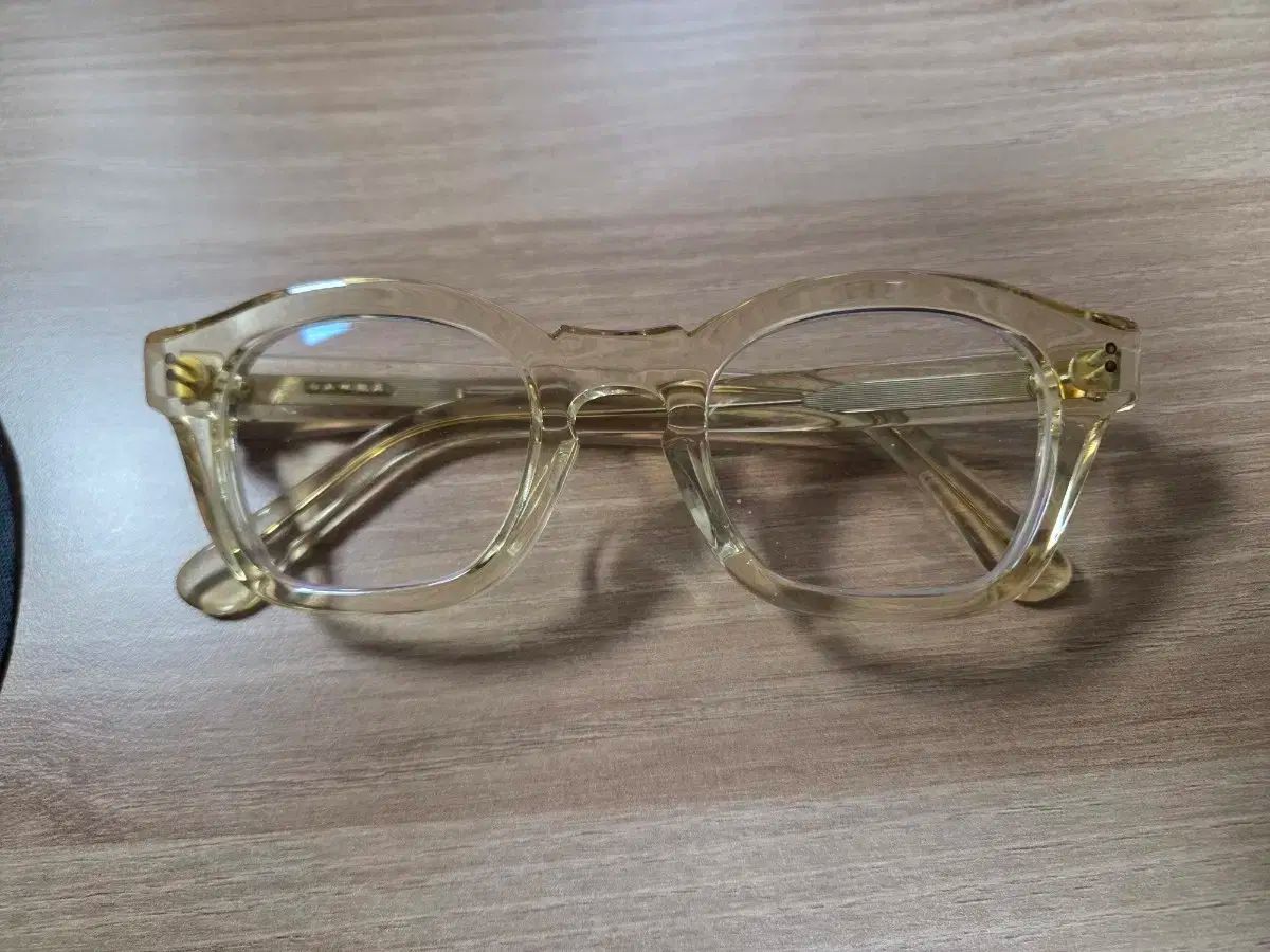 カササギ】ビッグサイズ ビーズ刺繍ブローチバッグチャーム ビーズ刺繍