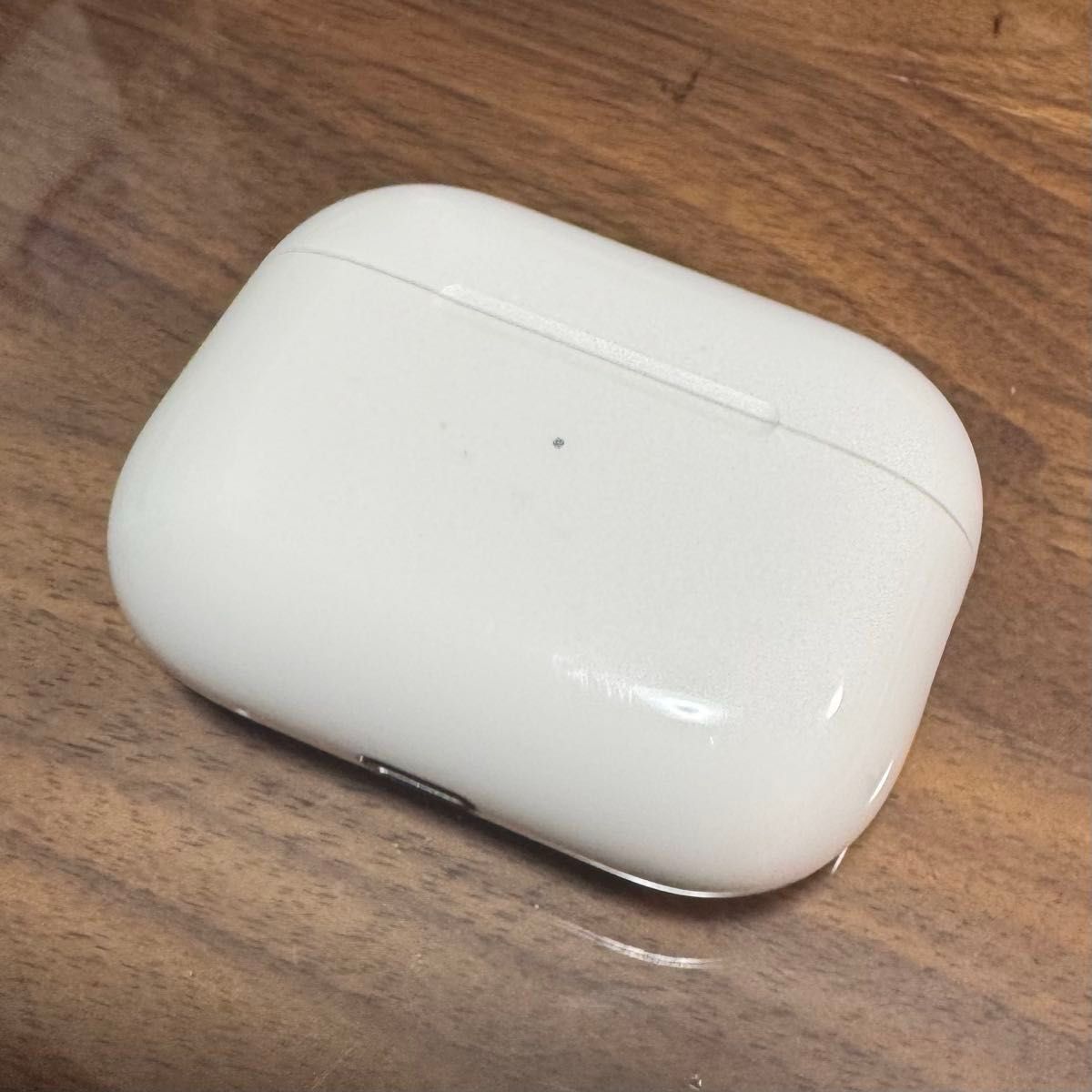 極美品! AirPods pro 第2世代 充電ケース USB Type-C MTJV3J/A 極美品! AirPods pro 第2世代 充電ケース USB Type-C MTJV3J/A