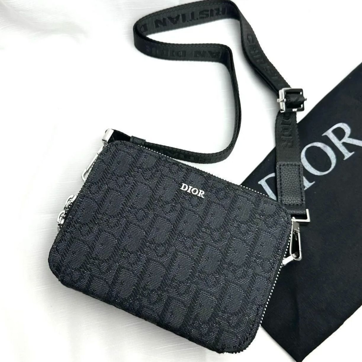 美品 DIOR メンズ 斜め掛けショルダーバッグ - メルカリ 