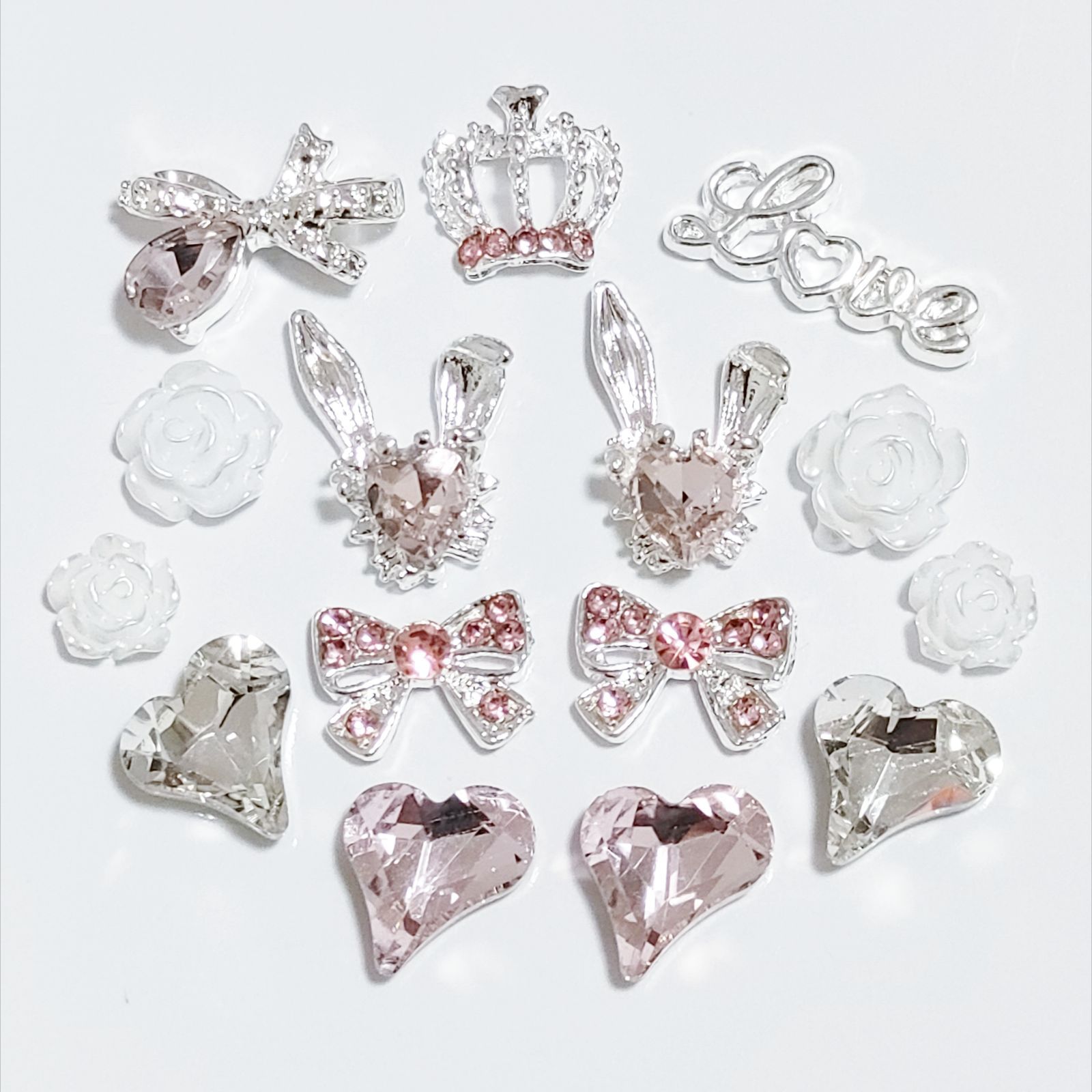 ⭐️即購入OK⭐️ネイルアート パーツ 24色 蝶々 レジン わかり易 工作 
