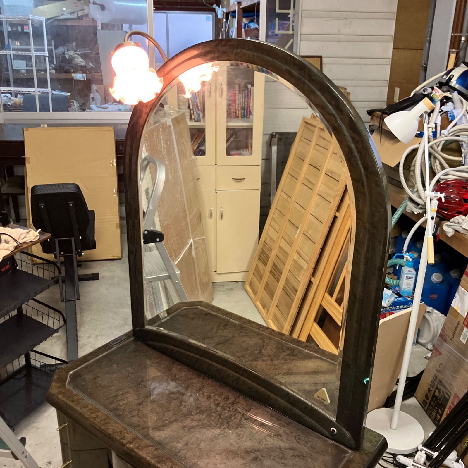 ドレッサー 鏡台 化粧台 ブラウン 照明、電源付きドレッサー 美容室