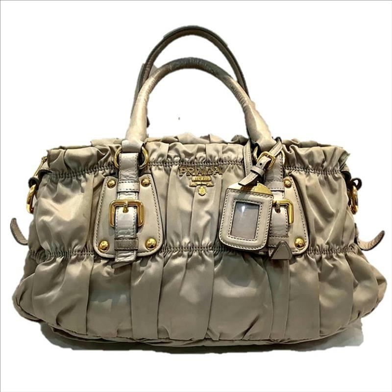 プラダ（PRADA）ナッパ ゴーフル2WAYバッグ ギャザーナイロン