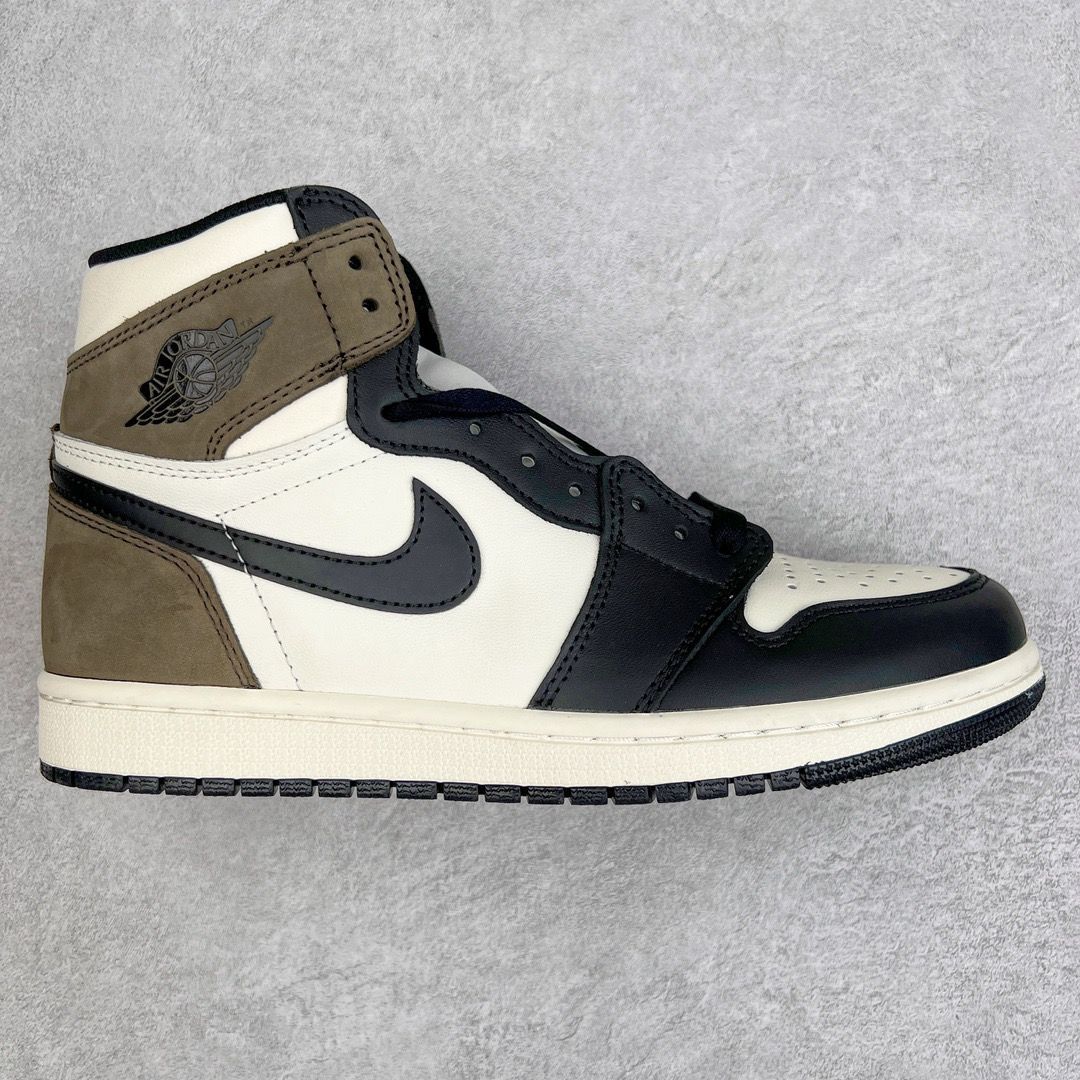 新品未使用  nike  Air Jordan AJ1 Retro High