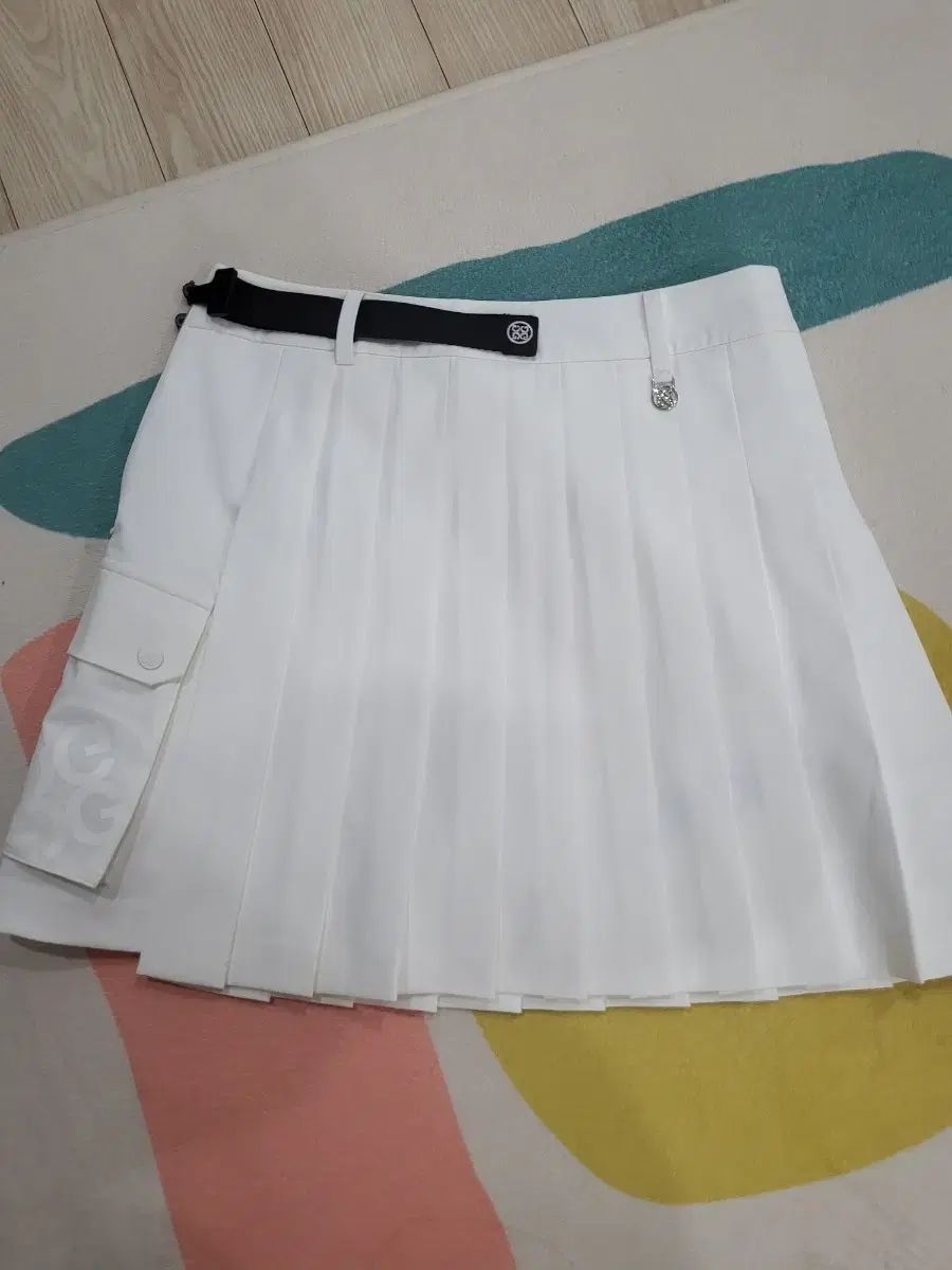 G/FORE ホワイト スカートSサイズ ジーフォア G/FORE ゴルフウェア
