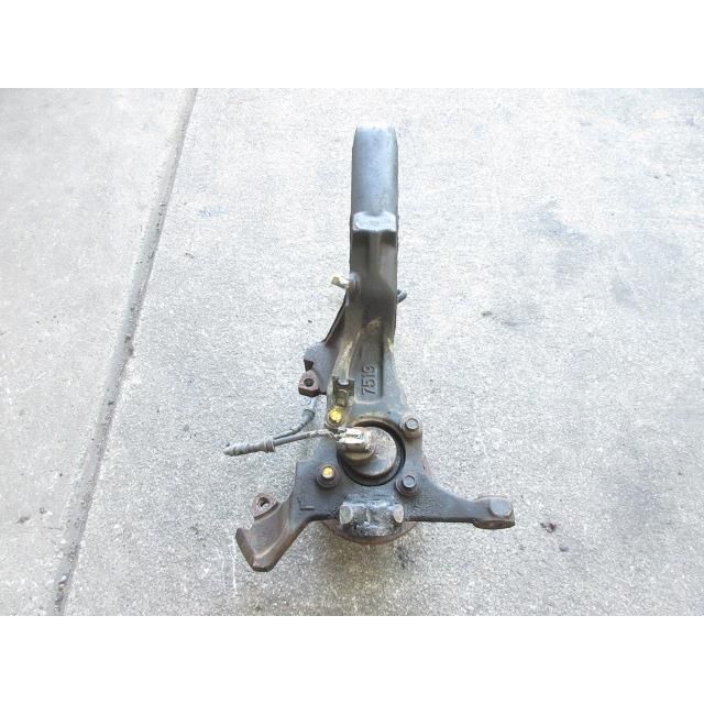 左Fナックルハブ