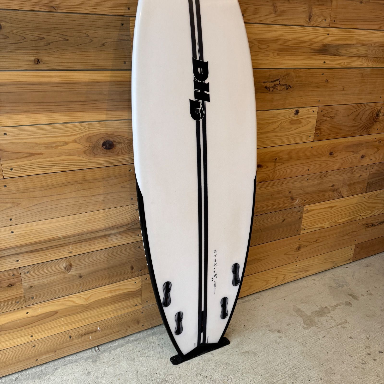 美中古 DHD サーフボード 5'6 フェニックス スワローテール