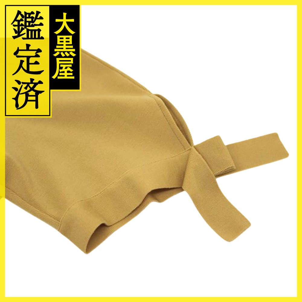 ニットトップ