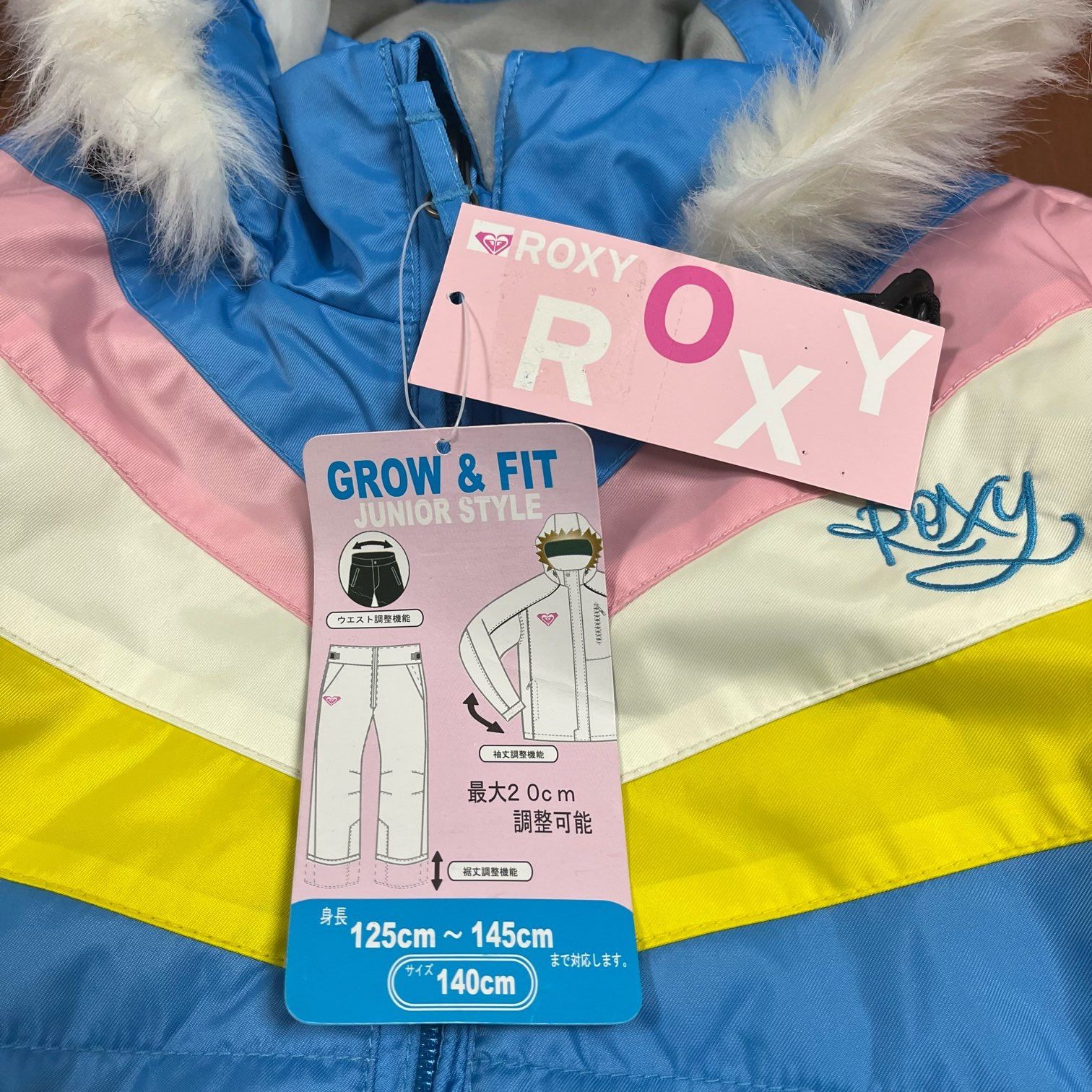 人気の福袋 完璧 新品、未使用 新品◇ROXY 140 女の子 スノーウェア