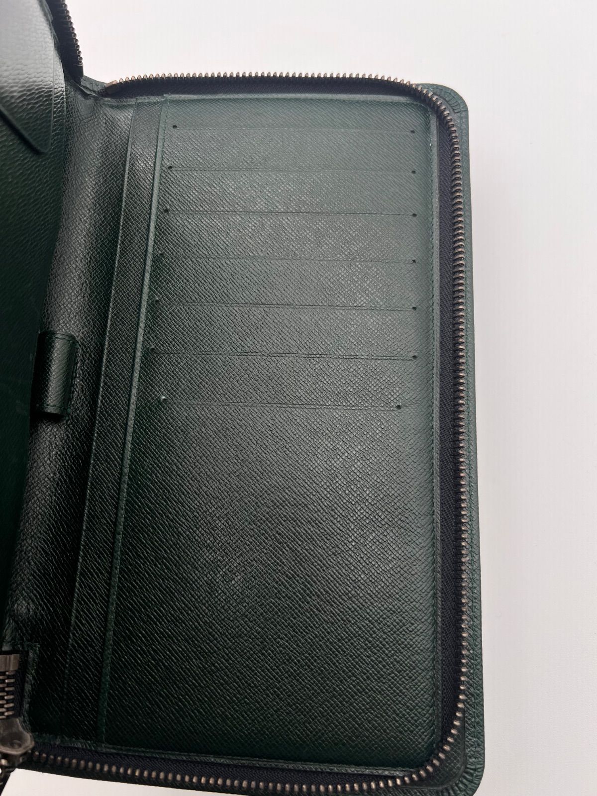 VUITTON