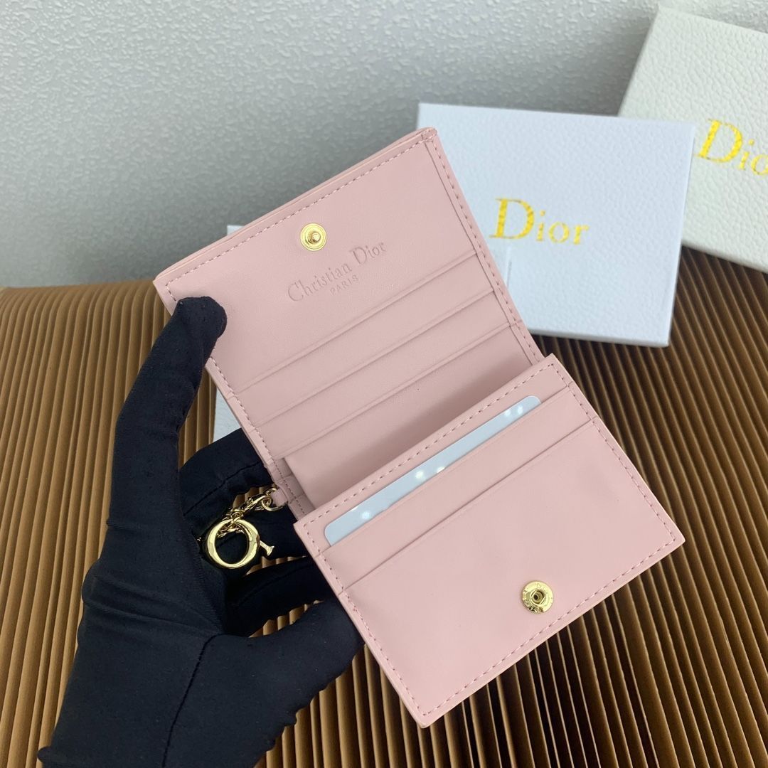 Diorチャーム Amazon.co.jp: [ディオール] ラッピング済み CD ロゴ ハート 星