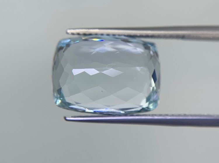 縦15.5㎜×横11.5㎜×高さ8.8㎜