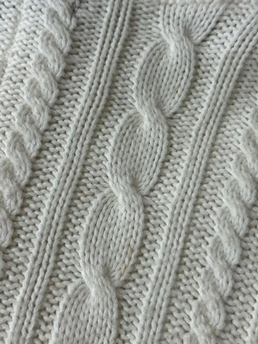 値下中 さわこ 白 ニット ケープ ハイネック ポンチョ あなたに リーチ 森ガール もり 価格比較でお得にお買物。