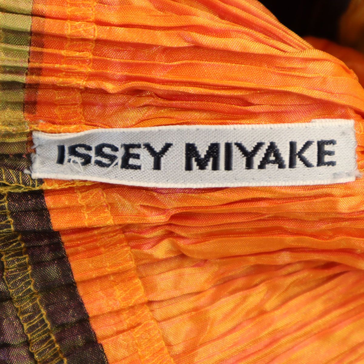 古着 ISSEY MIYAKE イッセイミヤケ 長袖 スクエアネック プリーツ カットソー オレンジ トップス レディース ISSEY MIYAKE - 古着 ISSEY MIYAKE イッセイミヤケ 長袖 スクエア