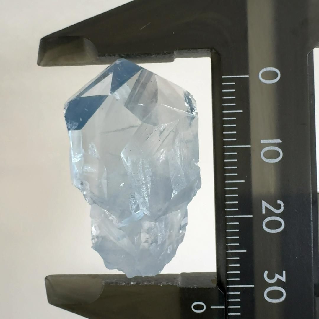 E31357】 結晶 マダガスカル産 セレスタイン 天青石
